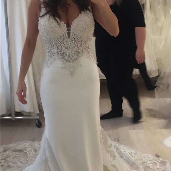 Allure wedding dress with gorgeous crystals - Picture 1 of 2